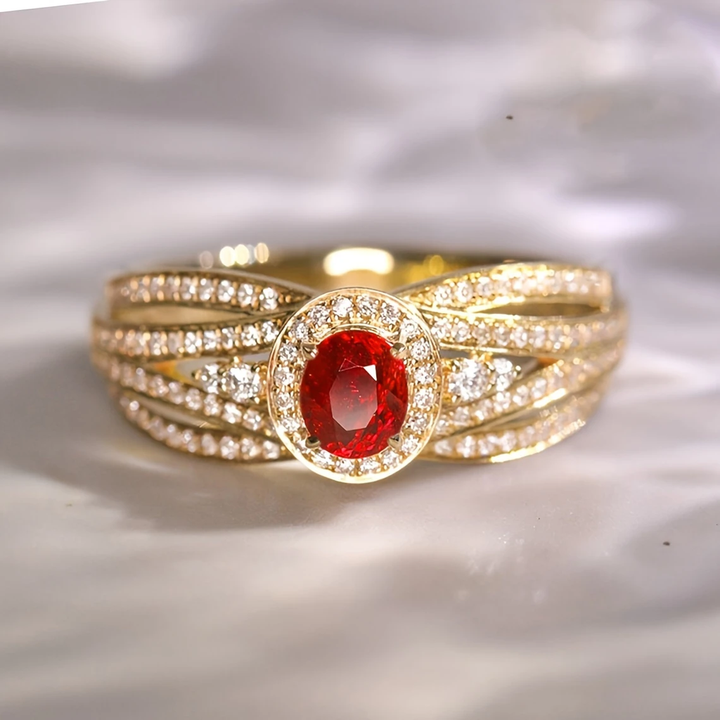Anillo rojo rubí · Dorado