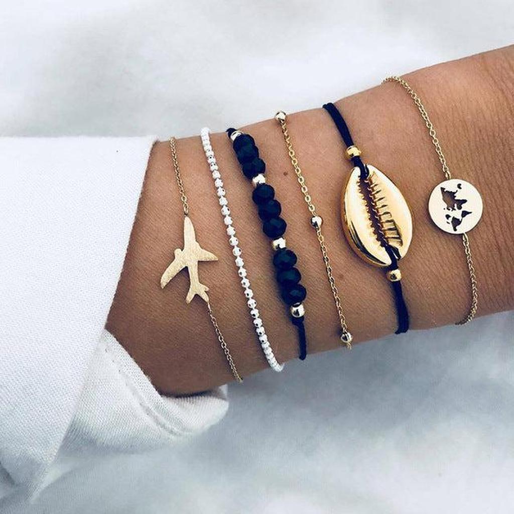 Set de pulseras boho para combinar · Dorado