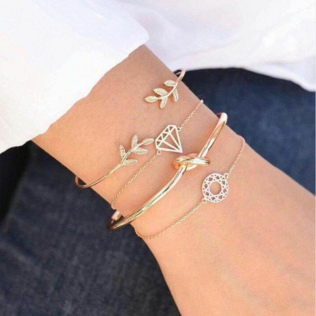 Set de pulseras boho para combinar · Dorado