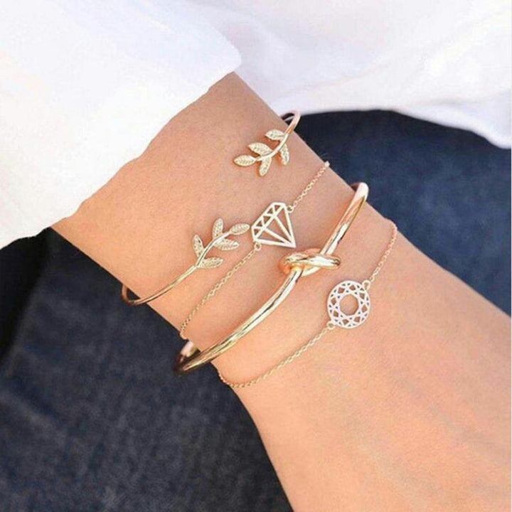 Set de pulseras boho para combinar · Dorado