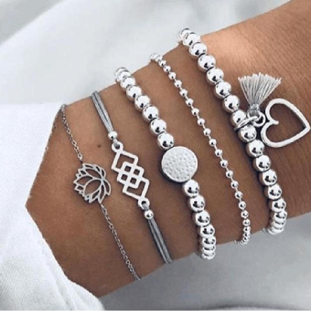 Set de pulseras boho para combinar · Dorado