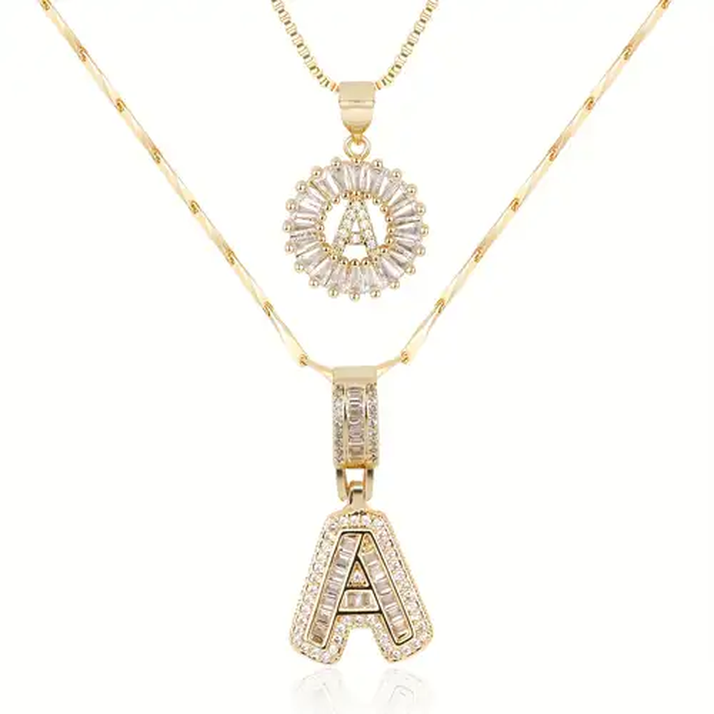 Conjunto de dos collares con inicial · Dorado o plateado
