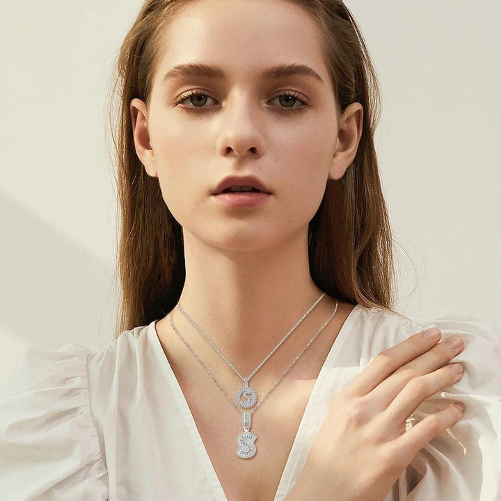 Conjunto de dos collares con inicial · Dorado o plateado