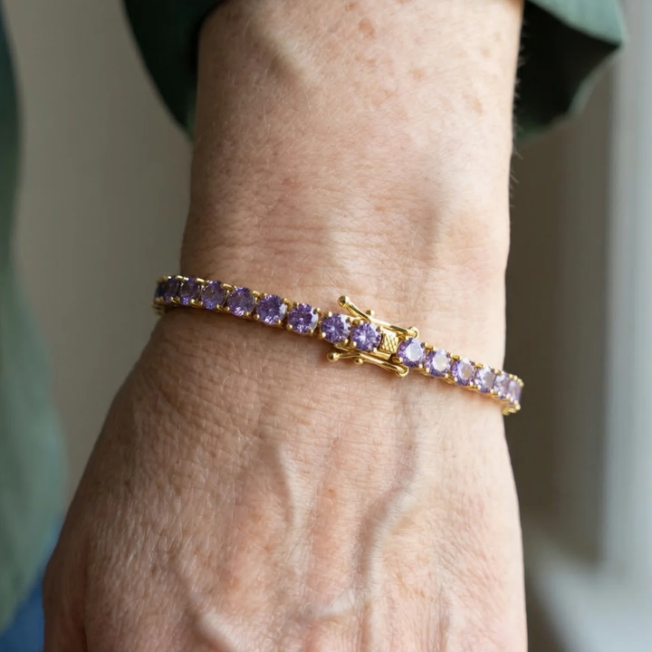 Pulsera tenis violeta · Dorado o plateado