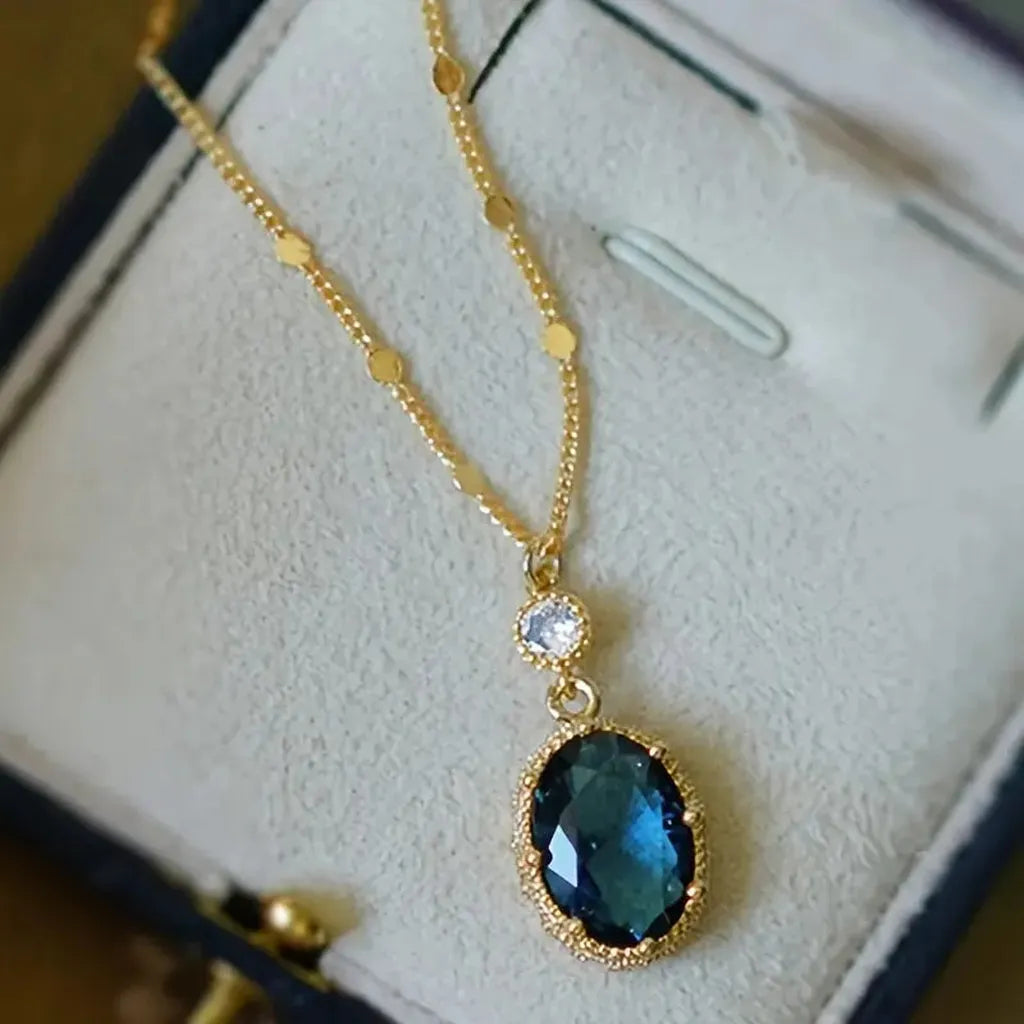 Collar Thessia Lunebray · Dorado