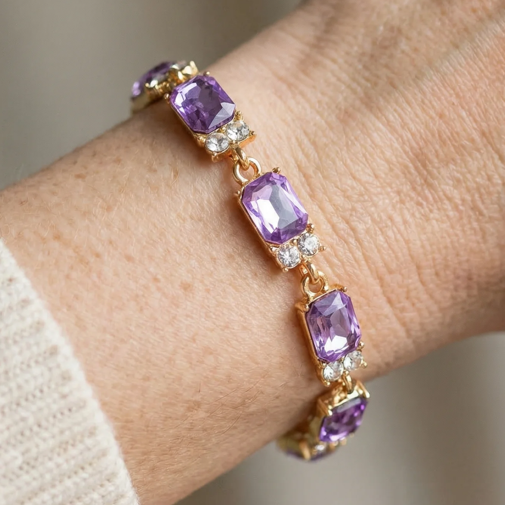 Pulsera Valleria con charms violeta · Dorado