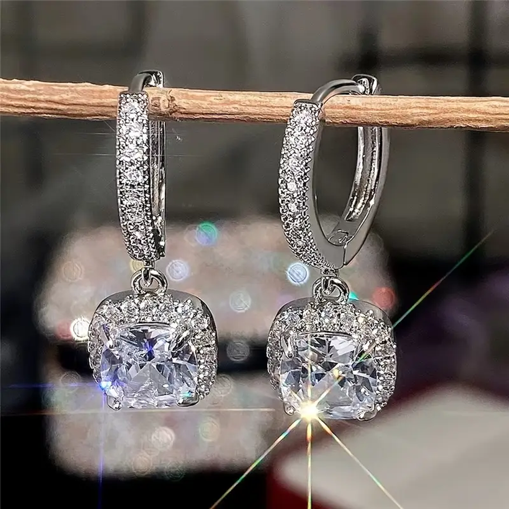 Pendientes vintage con brillo cuadrado · Plateado