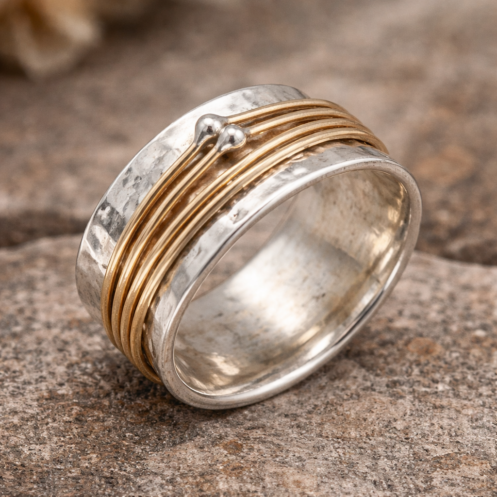 Anillo vintage con hilos dorados · Bicolor