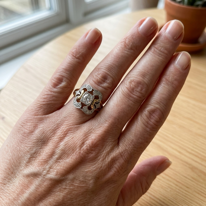 Anillo vintage con brillo central · Bicolor