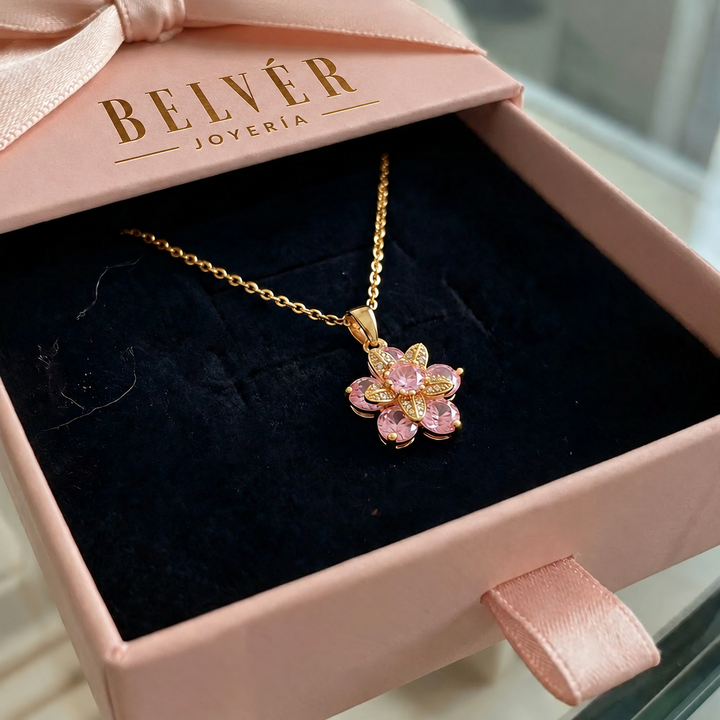 Collar Amorea de flores rosa · Dorado