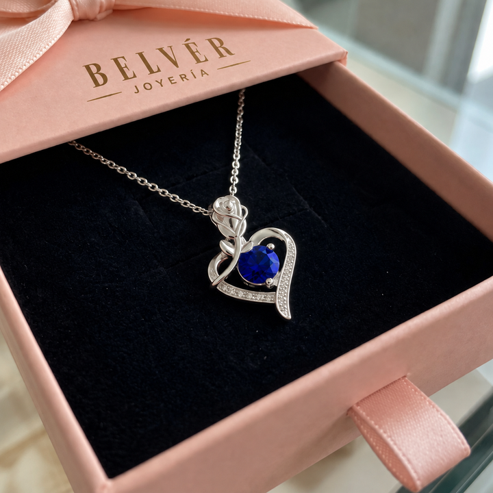 Collar con colgante de corazón azul zafiro · Plateado