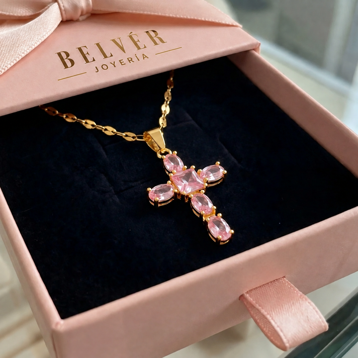 Collar de cruz rosa · Dorado