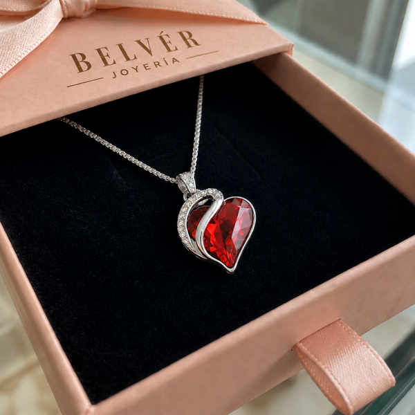 Collar infinito con corazón rojo rubí · Plateado
