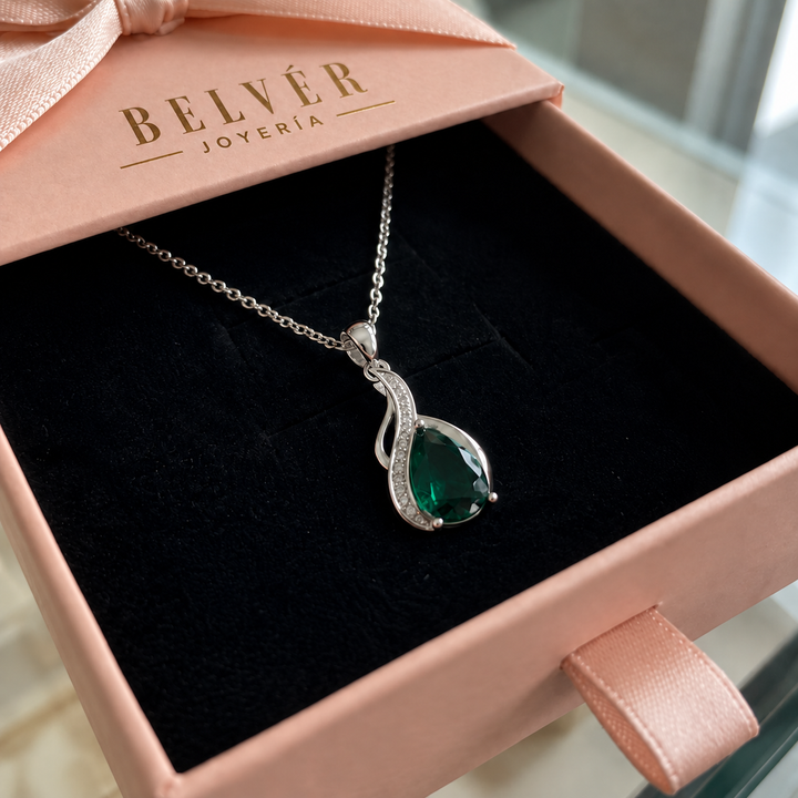 Collar Leonia con piedra verde esmeralda
