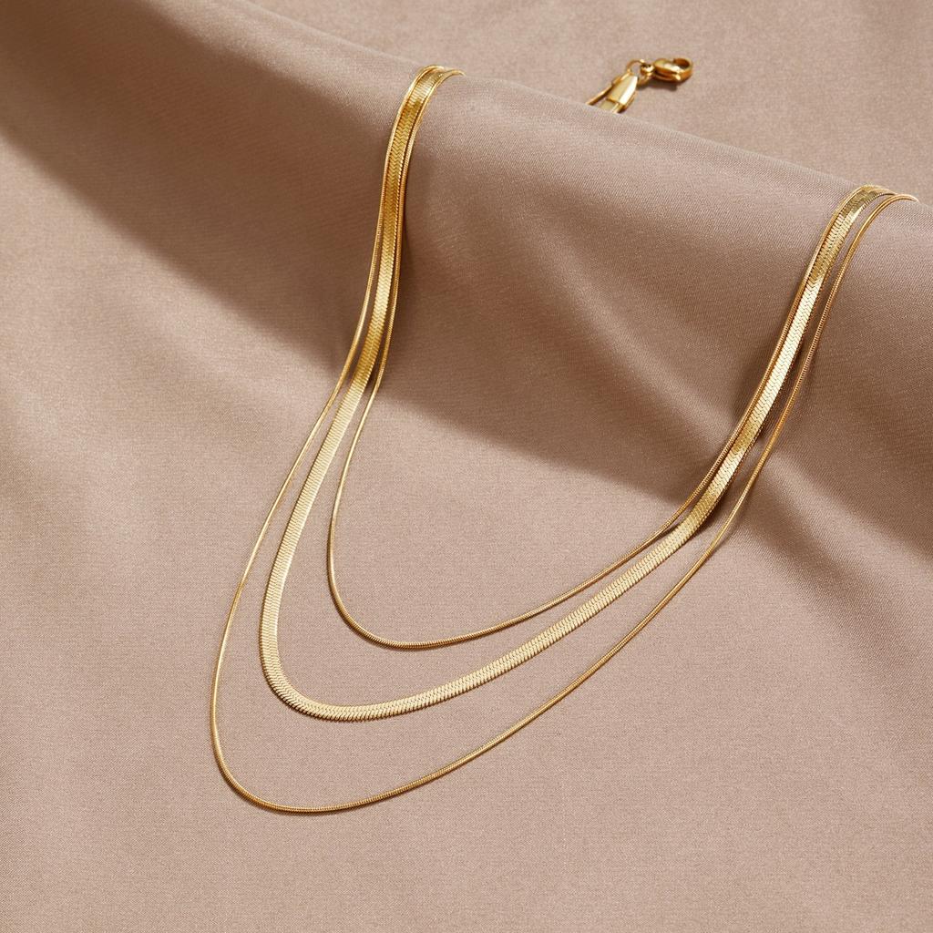 Collar de varias capas · Dorado