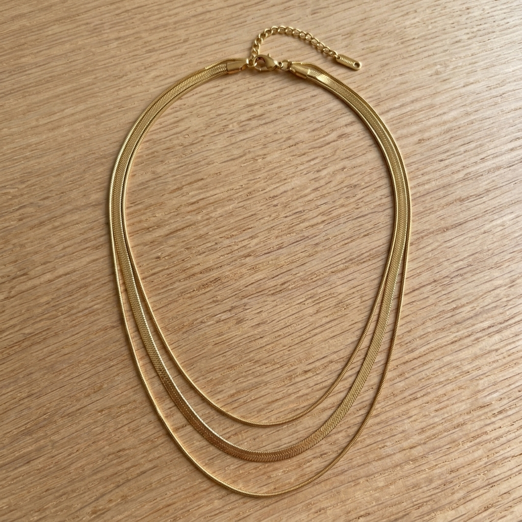 Collar de varias capas · Dorado