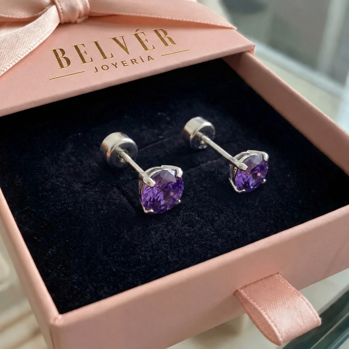 Pendientes de botón redondos violeta · Plateado