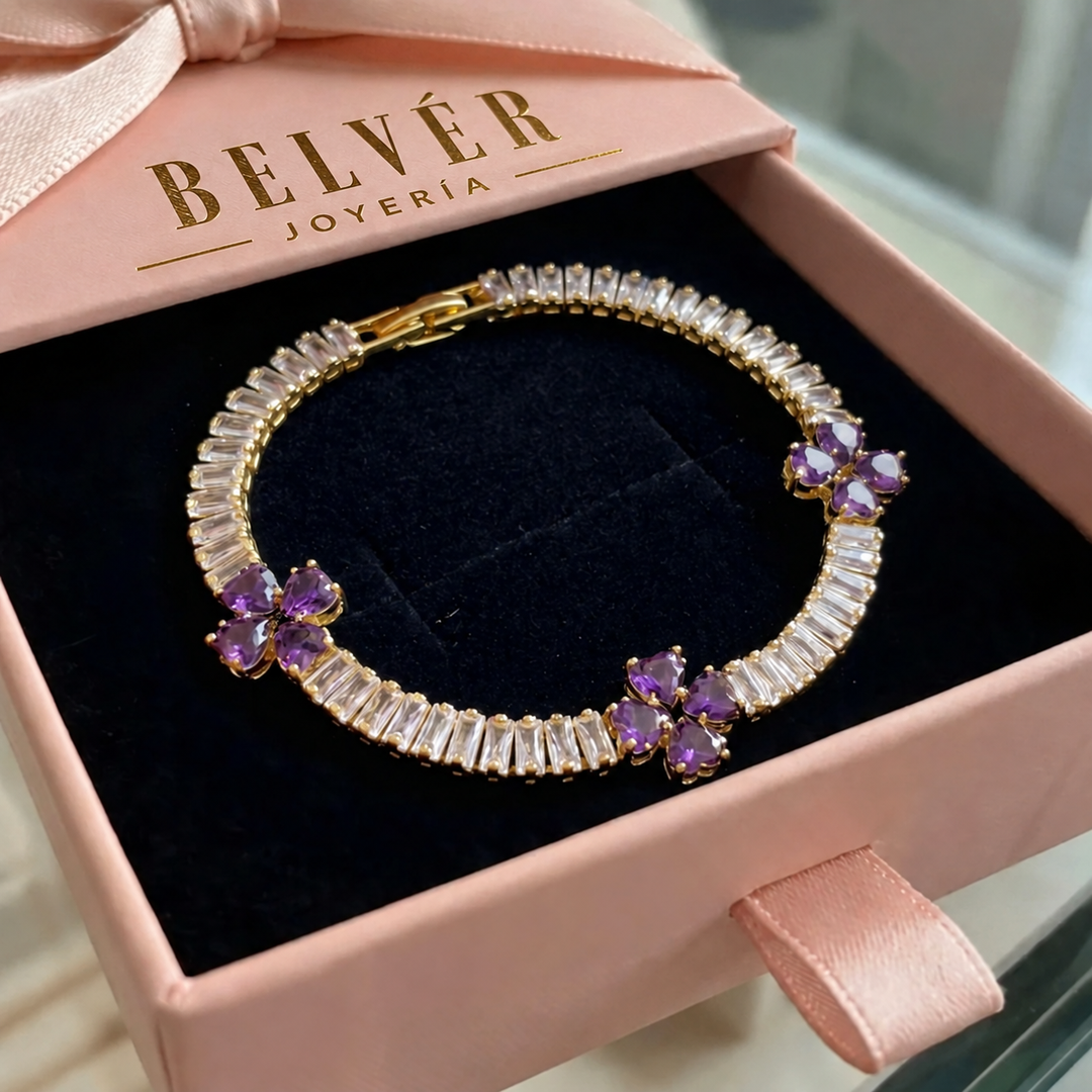 Pulsera de corazón con trébol · Dorado