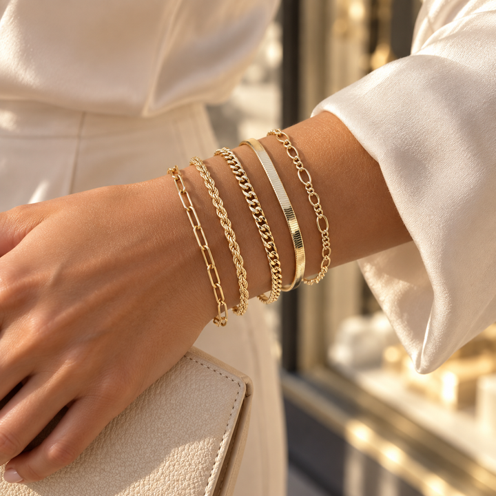 Set de 5 pulseras · Dorado o plateado