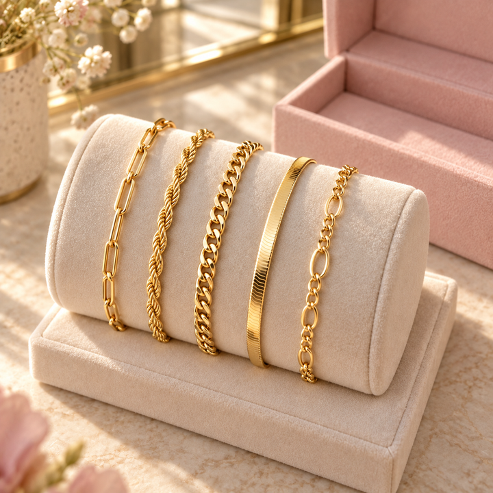 Set de 5 pulseras · Dorado o plateado