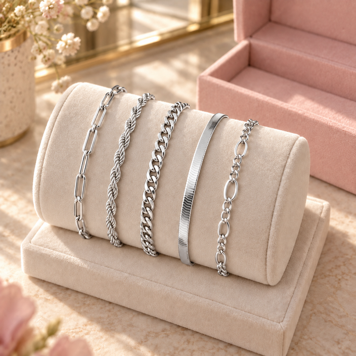 Set de 5 pulseras · Dorado o plateado